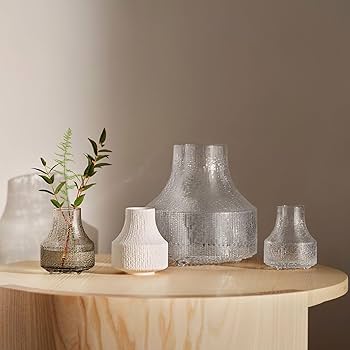 新品未使用　 イッタラ　フローラ　フラワーベース　クリア　250㎜ 楽天市場】イッタラ (iittala) フローラ ベース 25cm クリア【箱